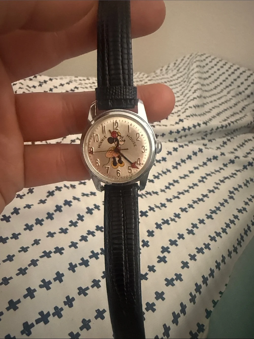 Disney Minnie Mouse Black Strap Silver Dial Wristwatch